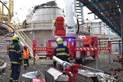 V areálu sokolovské chemičky došlo k výbuchu jednoho zásobníku methylakrylátu