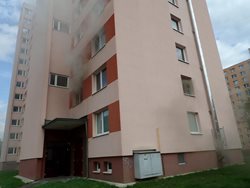 Cigareta způsobila požár v bytě
