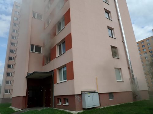 Cigareta způsobila požár v bytě