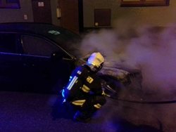 Požár dnes nad ránem  zničil zaparkované vozidlo v Přerově
