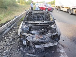 U Písku shořelo auto za dvě stě tisíc korun