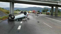 Sobotní ráno začalo na silnicích v Olomouckém kraji tragicky dvěma nehodami s úmrtím