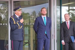 Stopa absolventa genmjr. Miroslava Štěpána zdobí chodník slávy před Vysokou školou báňskou v Ostravě