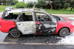 Auto shořelo kvůli poškozené kabeláži od hlodavce