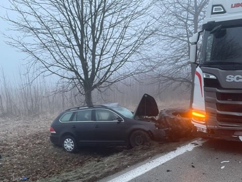 Riskantní manévr ochromil dopravu na hlavním tahu