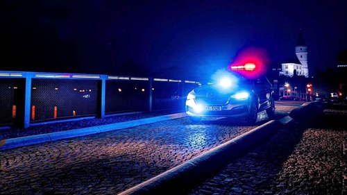 Nákladní vlak srazil muže. Tragická nehoda zastavila železniční provoz