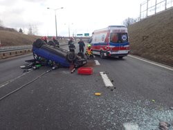 Hasiči z Českého Těšína vyprošťovali řidičku havarovaného auta v Polsku