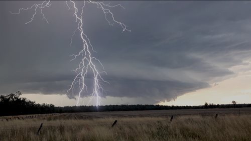 Moravskoslezští hasiči vyjížděli kvůli večerním bouřkám, vše bez zranění