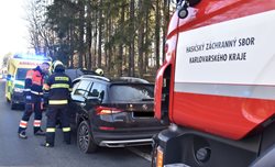 U Mezirolí havarovalo jedno auto, záchranáře zalarmoval automatický systém eCall