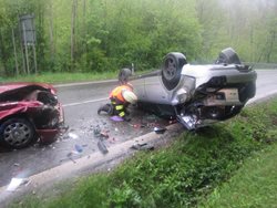 Řidiči na Zlínsku po nehodě skončili v nemocnici