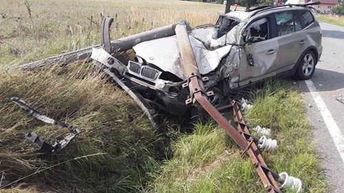 Při nehodě osobního vozidla u Záborné na Jihlavsku se zranili čtyři lidé