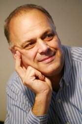 Významný český houslista Bohuslav Matoušek exceluje souborným dílem Bohuslava Martinů
