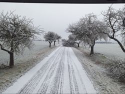 Silné sněžení a náledí