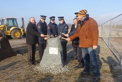 Slavnostní poklepání základního kamene nové požární stanice v Holešově