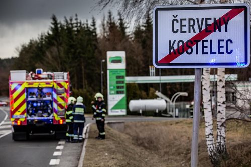 Silný vítr přidělal v Královéhradeckém kraji hasičům práci