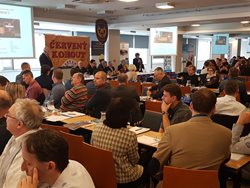 Konference Červený kohout byla zahájena