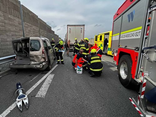 Vážná dopravní nehoda na obchvatu zaměstnala všechny složky záchranného systému
