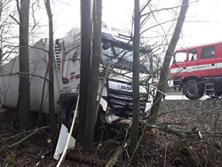 Nehoda kamionu u Rozkoše se obešla bez zranění osob