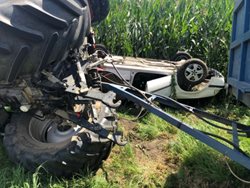 Dvě nehody traktorů v Moravskoslezském kraji během pondělí  