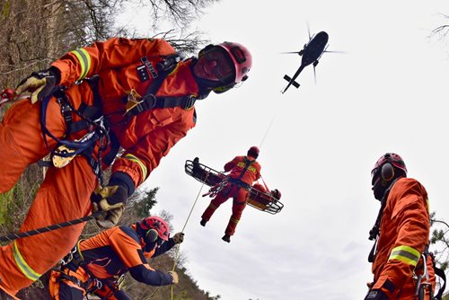 Výcvik leteckých záchranářů HZS Středočeského kraje