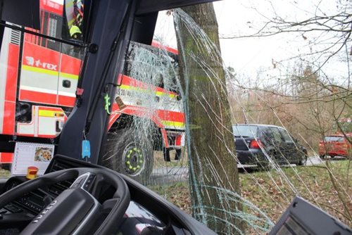 Řidič autobusu riskoval životy cestujících