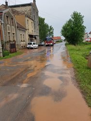 Přívalový déšť zaměstnal středočeské hasiče