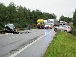 Střet vozidel na silnici na Uherskohradišťsku si vyžádal dvě zranění.