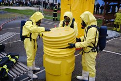 Studenti průmyslové školy chemické cvičili s profesionálními hasiči