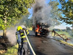 Požár nákladního automobilu způsobil milionovou škodu