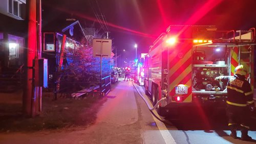 Požár garáže ohrozil majetek i zdraví