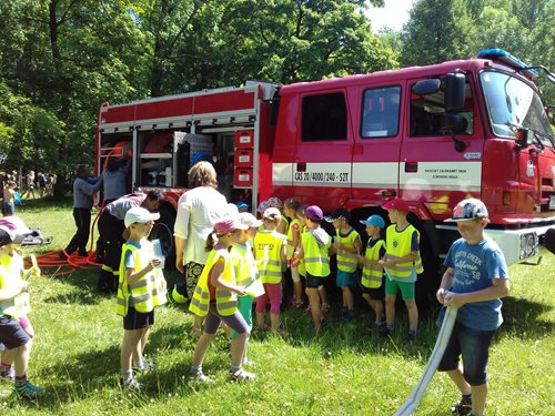 Hasiči předvedli techniku a vybavení i zásah u dopravní nehody