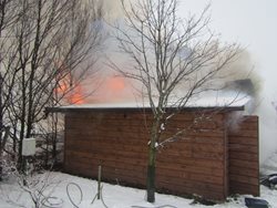 Na Zlínsku u požáru dílny se skladem zasahovalo pět jednotek hasičů.