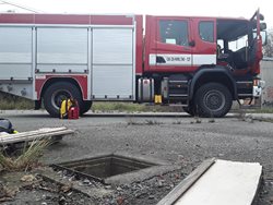 Hasiči vyprostili ze zatopené jímky hocha