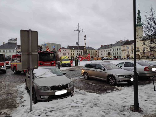 Požár bytu ohrozil osoby a vyžádal si rozsáhlý zásah složek IZS