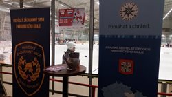 Hasiči i policisté hráli pro Adámka