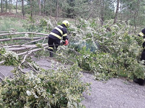 Hasiče opět zaměstnává déšť