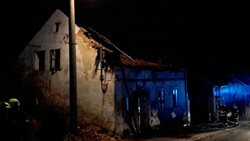 V Lubech na Chebsku se zřítila část rodinného domu, hasiči v troskách nikoho nenašli