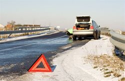 Na silnicích v Karlovarském kraje je   ledovka,