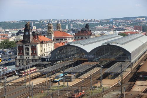 Anonymní hrozba uzavřela pražské hlavní nádraží. Na místě zasahuje pyrotechnik