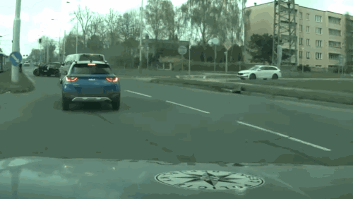 Nebezpečná jízda skončila havárií při pronásledování