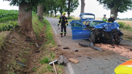 Vážné nehody zaměstnaly jihočeské hasiče. Během jediného odpoledne zasahovali u tří vážných událostí