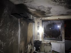 Noční požár bytu v panelovém domě v Českých Budějovicích