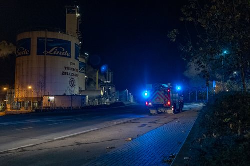Večerní taktické cvičení v Třinci bylo zaměřeno na součinnost složek IZS