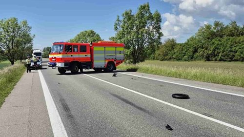 Tragická nehoda ukončila život mladé motorkářky. Po čelním střetu s kamionem neměla šanci přežít