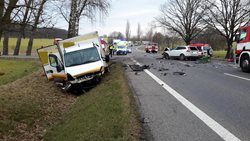 Nehoda tří aut zablokovala silnici I. třídy u Rakovic