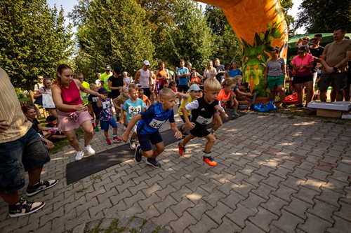 Běhej s IZS: Výtěžek pomůže dětem s kožním onemocněním