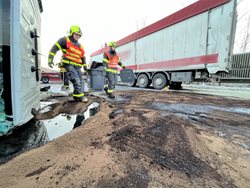 Vážná nehoda zastavila na několik hodin provoz na silnici I/11