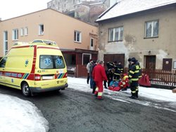 Jednotka dobrovolných hasičů poskytla první pomoc muži  na ulici
