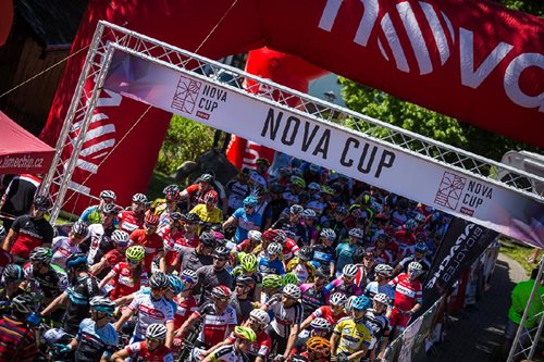 Nova Cup zavítal do Stolových hor. Vítězi se stali Kuntová a Adel