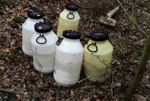 Sudy s neznámou látkou nejspíš obsahovaly zbytky materiálu po výrobě drog